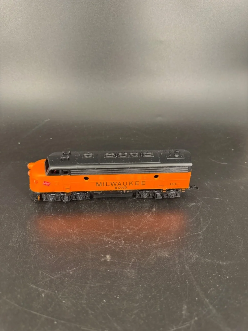 Life-Like Ho Scale F-7 Milwaukee Road 111C Locomotive